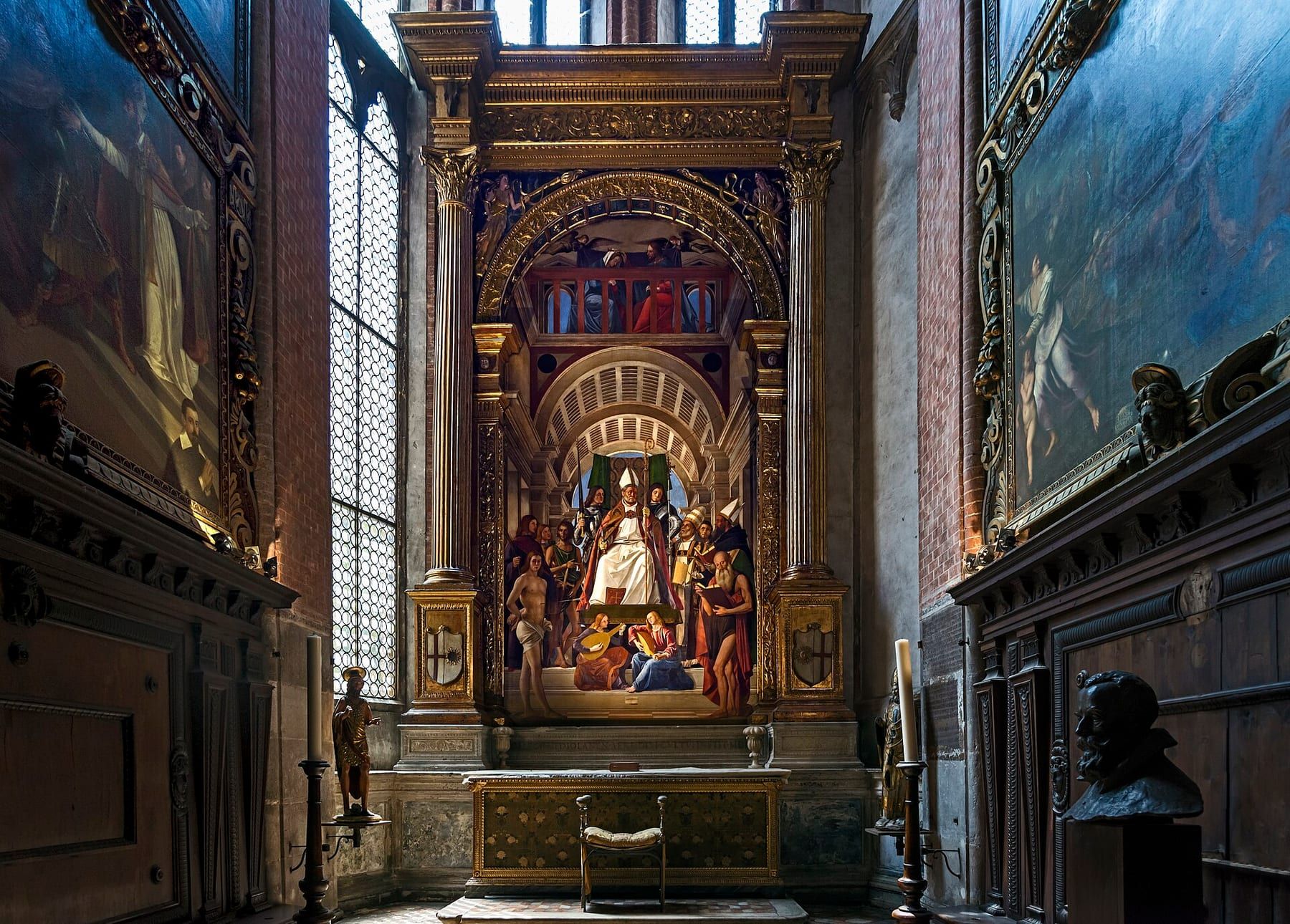 La basílica de los Frari en San Polo, con la Asunción de Tiziano en el altar mayor